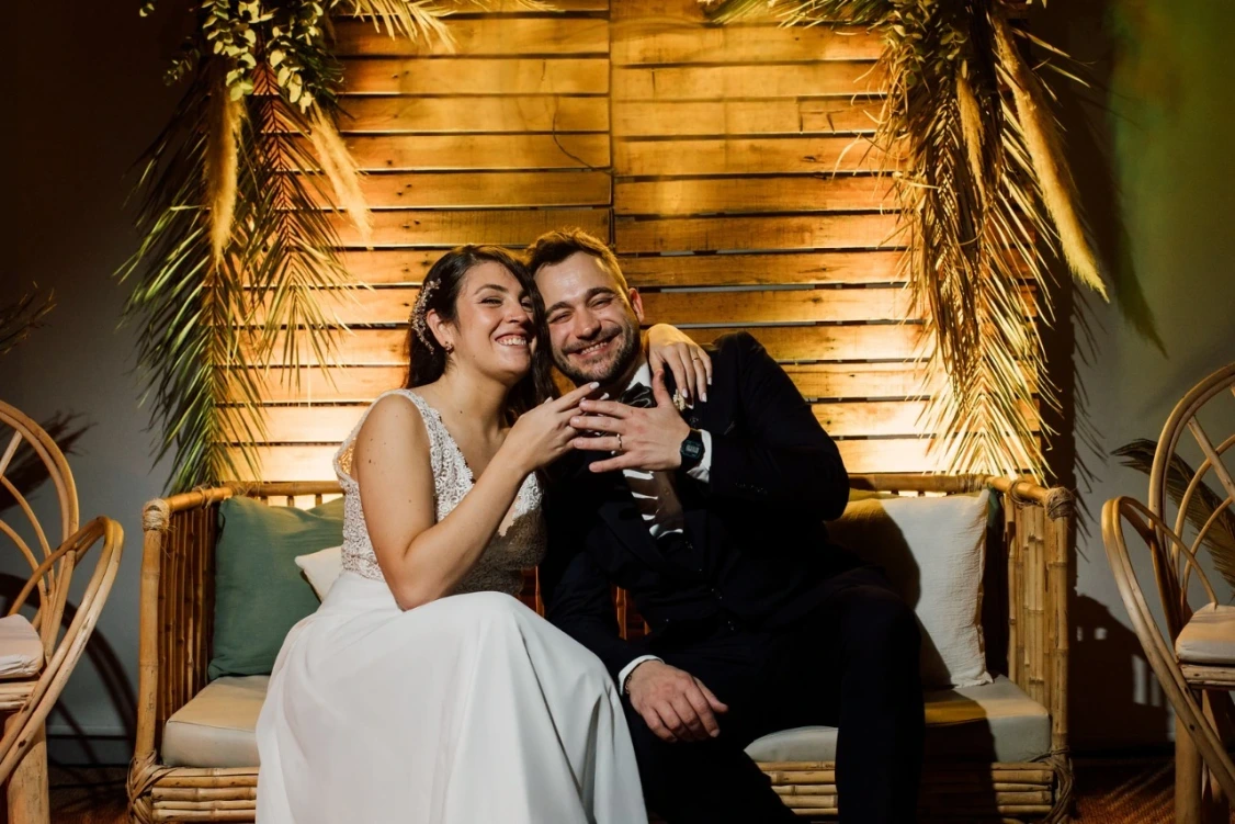 Foto de pareja de novios en su boda