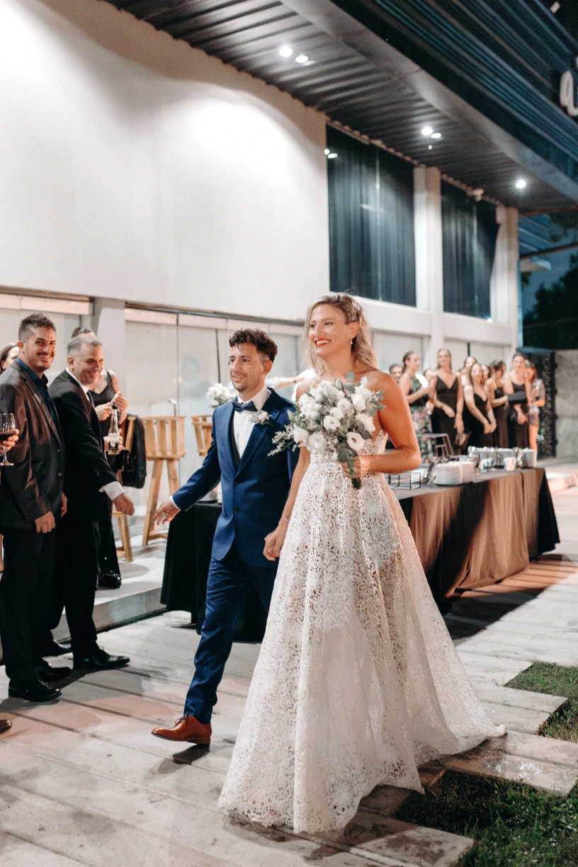 Foto de pareja de novios en su boda