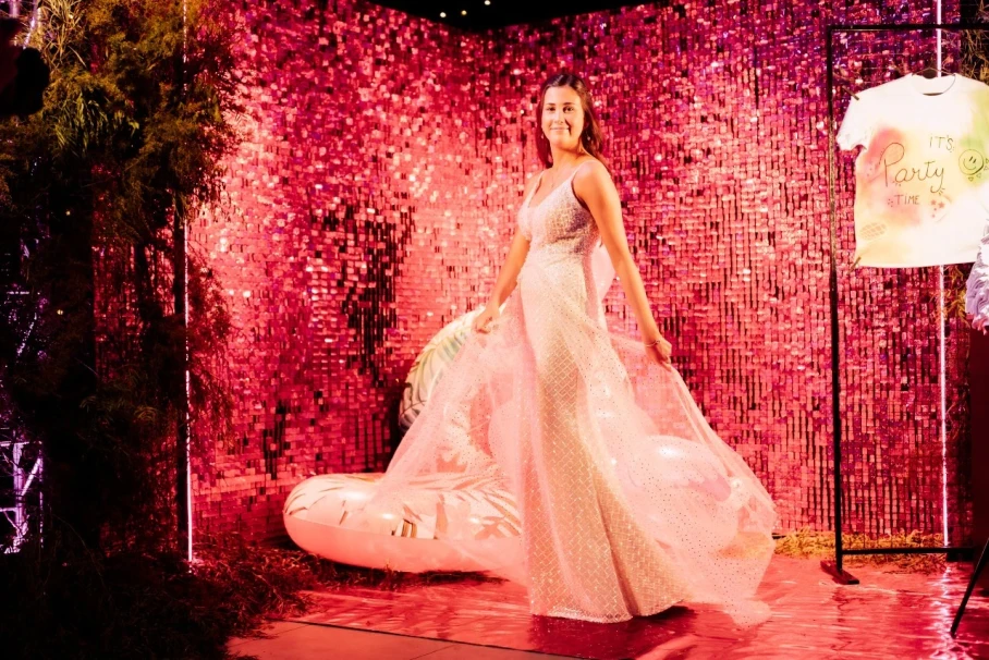 Foto de pareja de novios en su boda